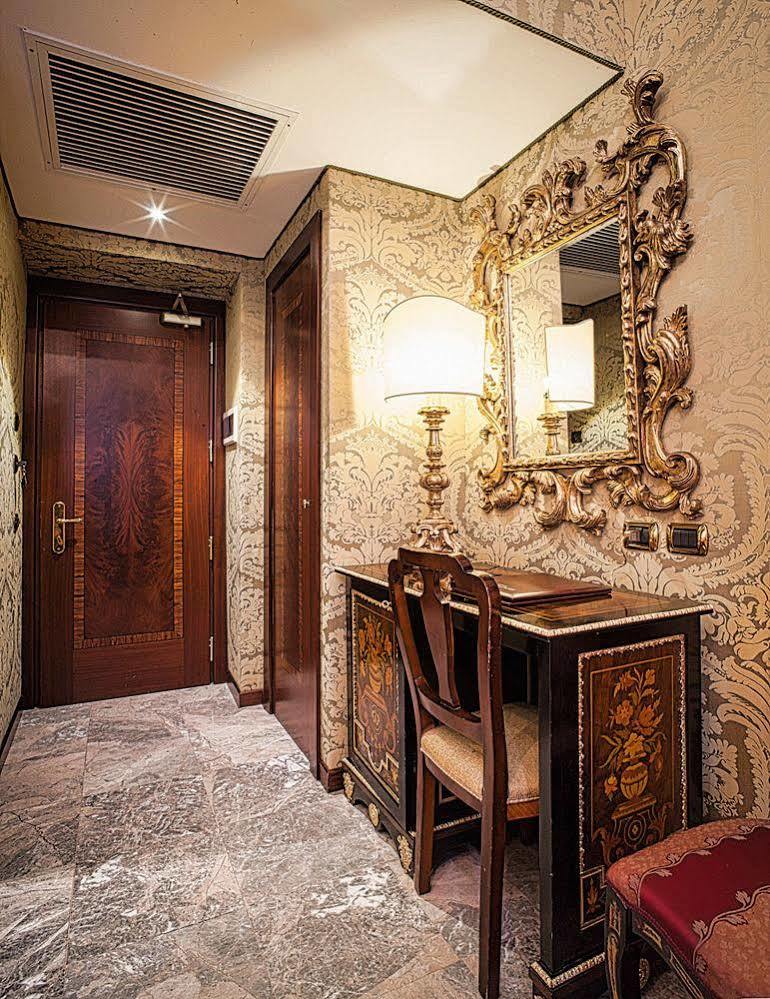 Hotel Des Epoques Rome Exterior photo